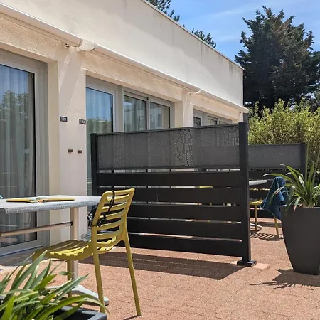 Residence Avec Piscine Face Au Port 200M Plage-2
